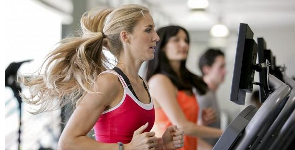 运动健身用跑步机有哪些好处？图1