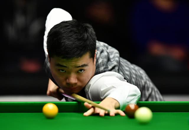 德国大师赛资格赛：丁俊晖四连胜收官2019，赵心童绝杀胜图1