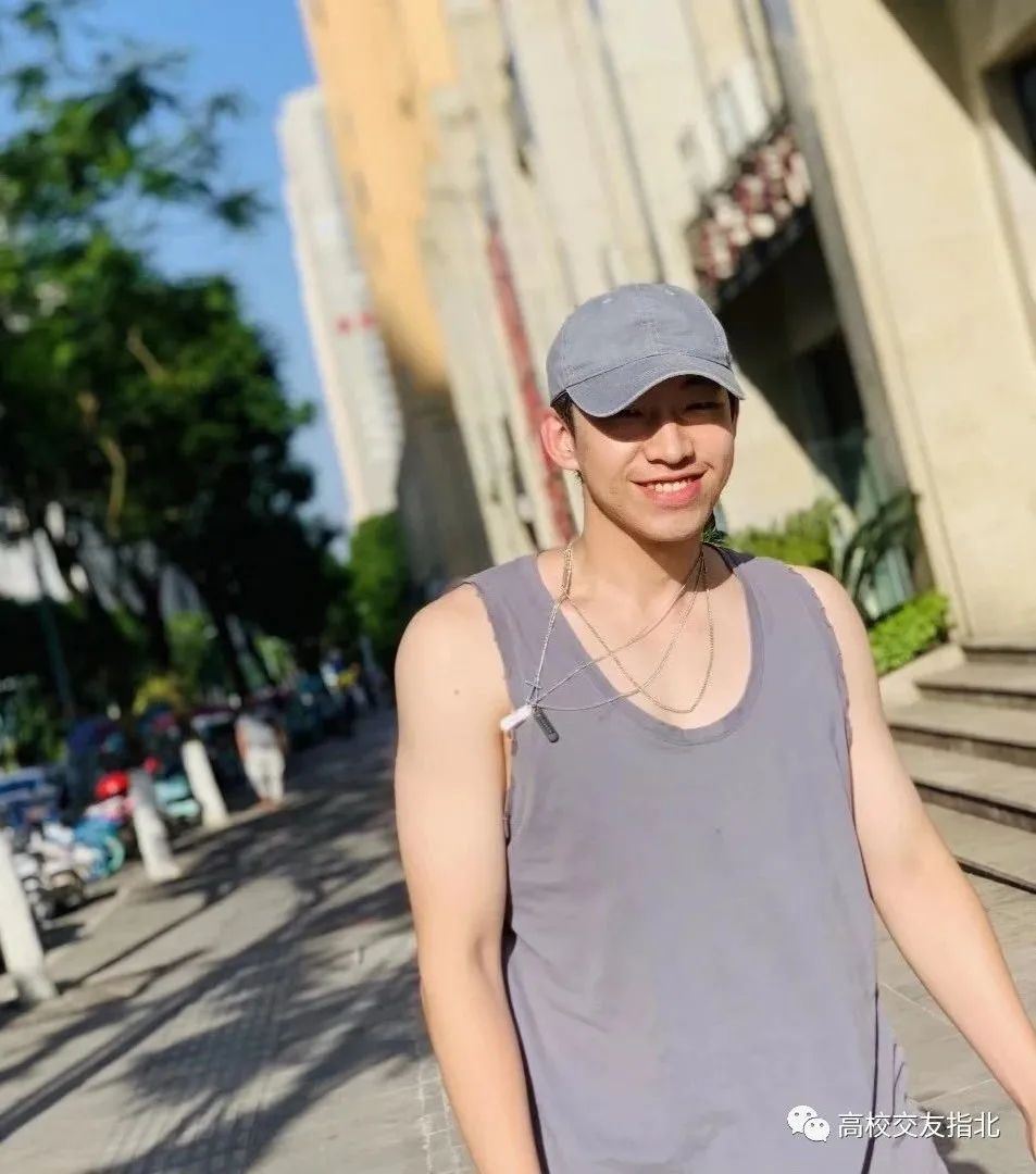 【街舞社社长、健功夫少女吴温蒂身达人】这样的boy浑身散图1