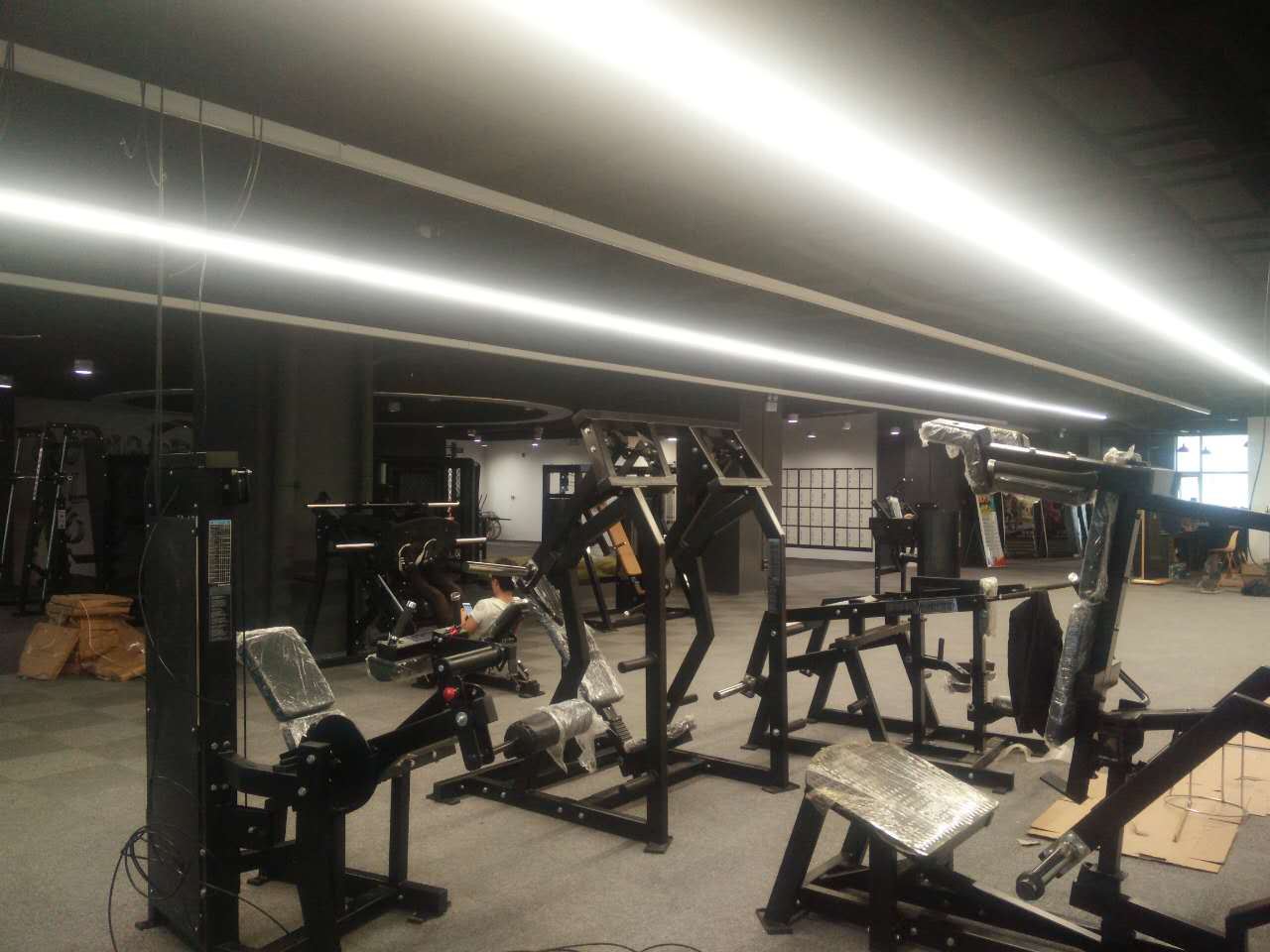 掌握正确的哑铃健身方法很重要图1