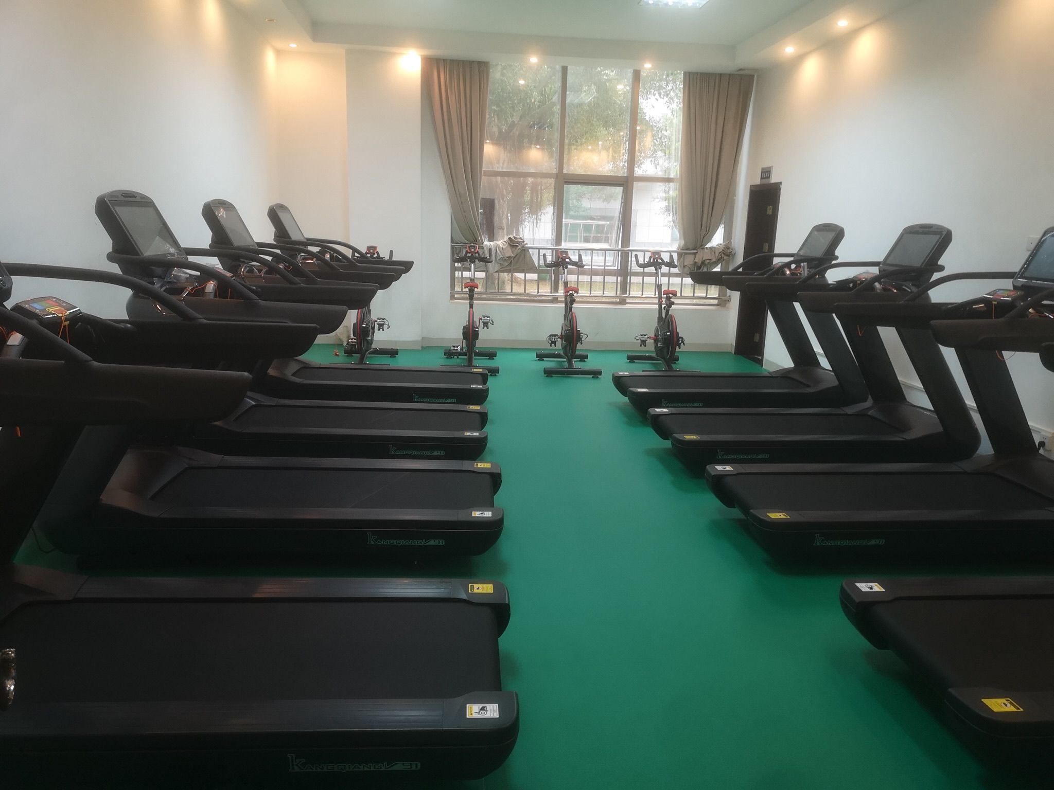 健身房器械康强厂家直销,免费健身房策划!一站式服务！(康图1