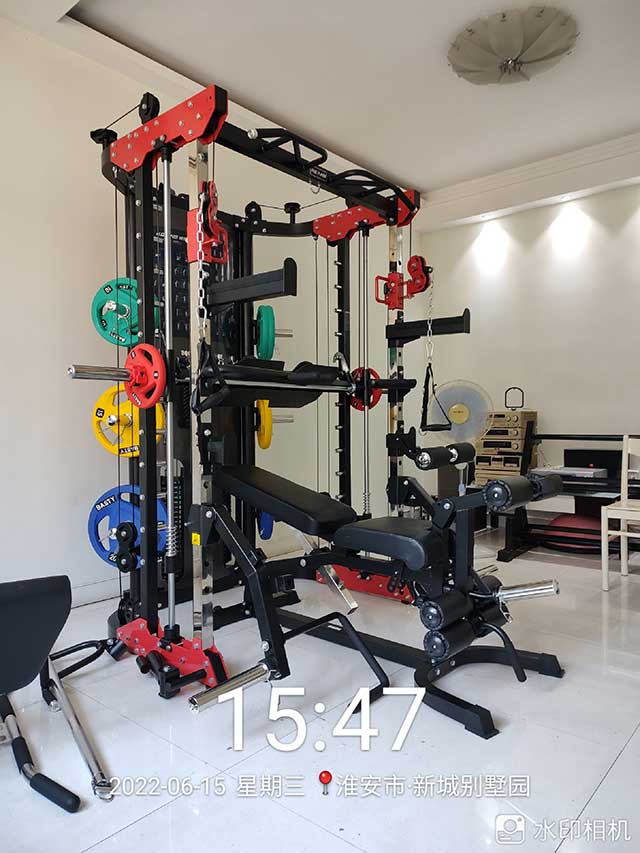 史密斯机综合训练器是什么？锻炼哪些肌肉？(史密斯机综合图1