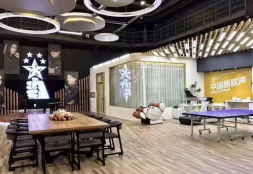 奥佳华力邀陈奕迅代言，按摩椅在《真声音》后台受宠(奥佳图1