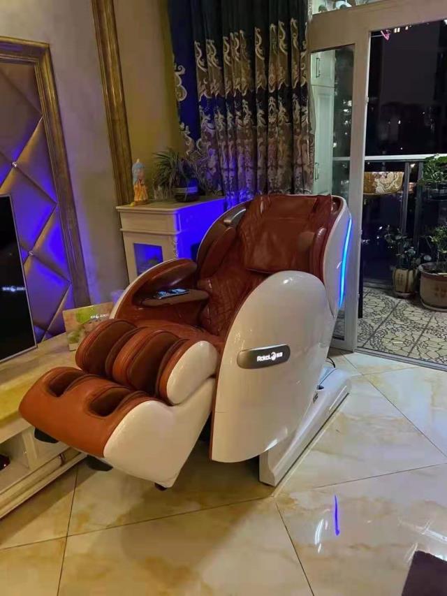 什么品牌的按摩椅最舒服？荣康和松下口碑都挺不错！(什么图1