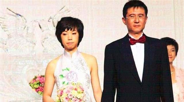 张怡宁：唯一银牌自己收藏，自己的金牌给女儿随便玩耍(张图1