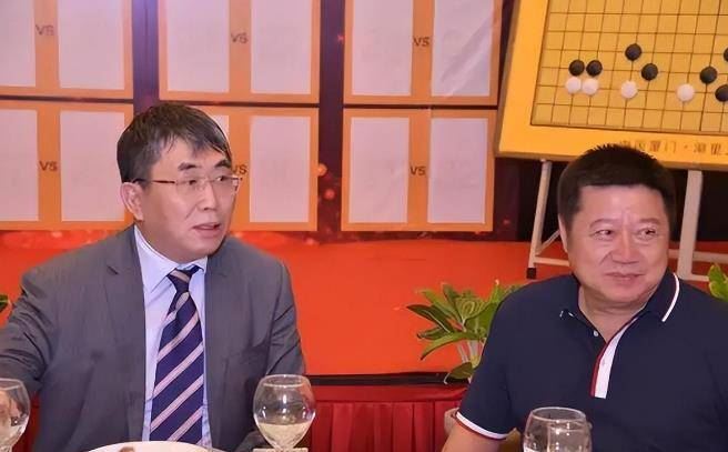 直板弧圈球打法的创造者，国乒男子队伍的领军人物，郭跃图1