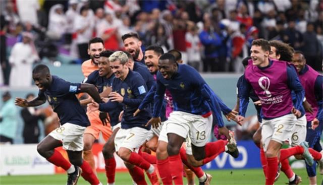 法国队姆巴佩和吉鲁分别打入5球、4球，占据射手榜的前两