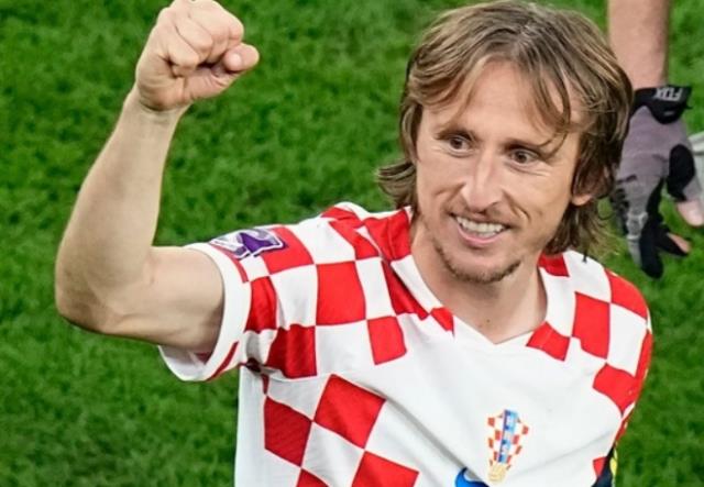 英雄惜英雄，莫德里奇祝福梅西能夺冠图1