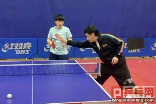 同样分道扬镳！王曼昱与吃&ldquo;百家饭&rdquo;的孙颖莎不一样，她图1