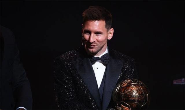 罗纳尔迪尼奥：梅西明年将获得金球奖！无法想象他退休！(
