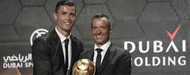 绝望的门德斯抛弃C罗支持曼联！梅西弟弟成新宠，三巨头送图1