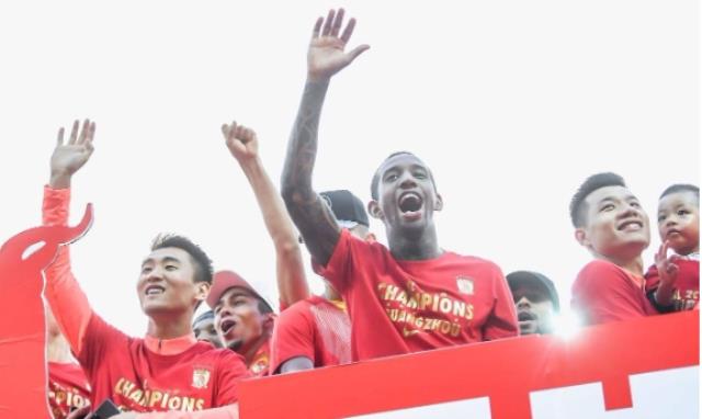 英超第18轮：曼城大胜埃弗顿，纽卡斯尔大胜利兹联(英超曼 图