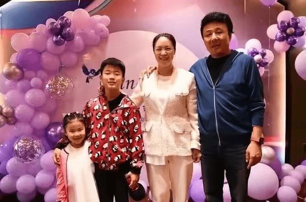 宠爱！王楠一家三亚豪宅过冬，王楠要开茶馆，让富豪老公图1