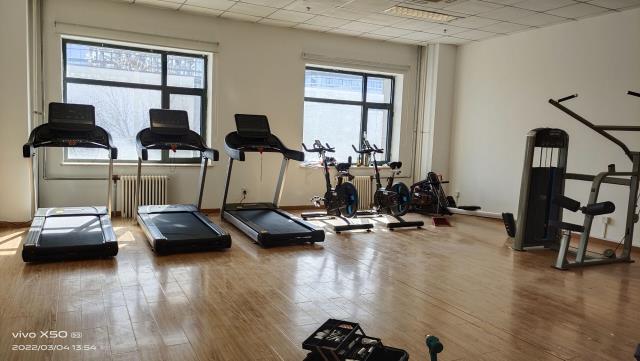 新疆健身器材厂家哪家好？如何配置健身房？(乌鲁木齐哪里图1