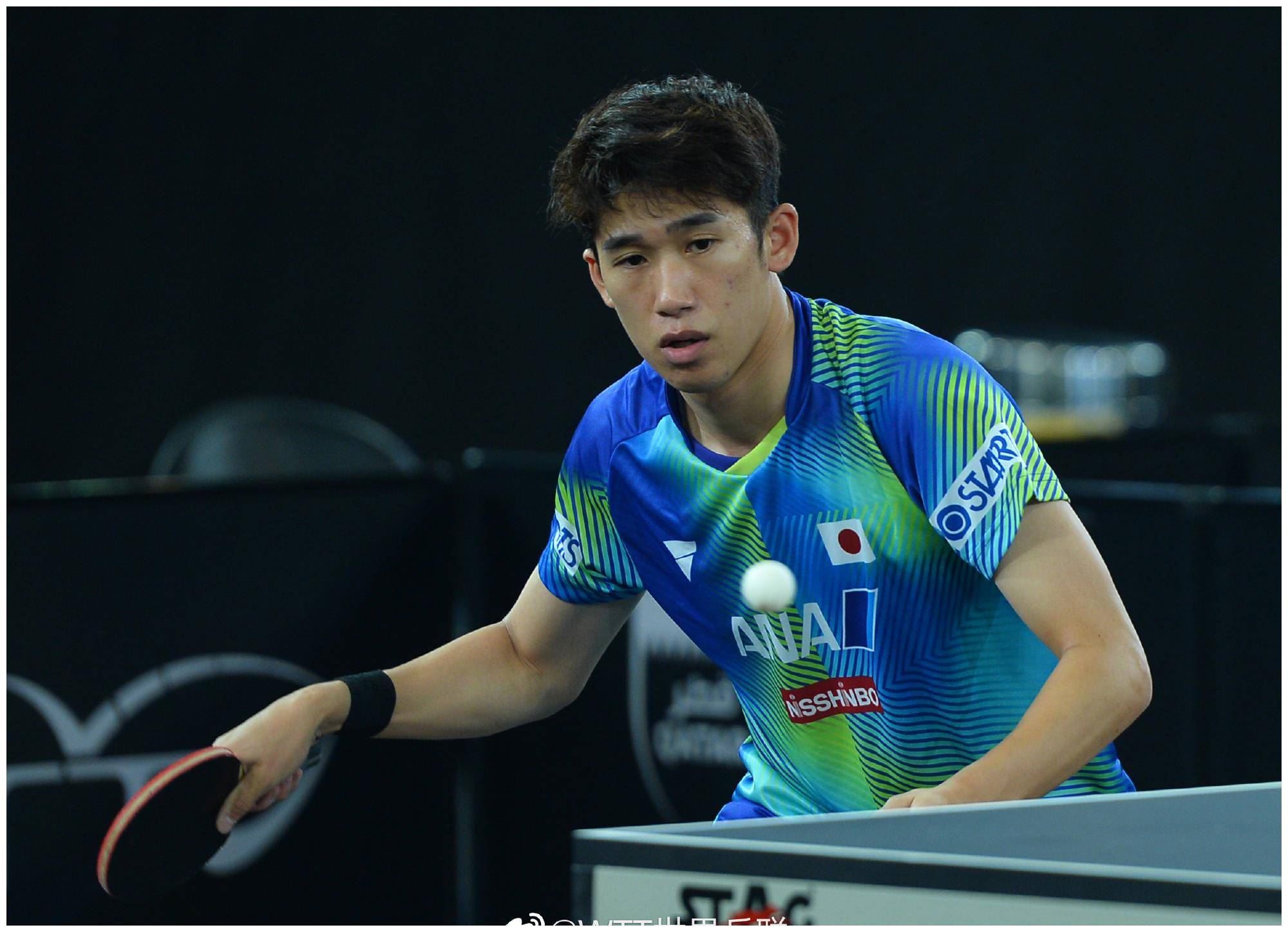 日媒盛赞吉村真晴爆冷：职业生涯最伟大胜利，强如马龙也图1