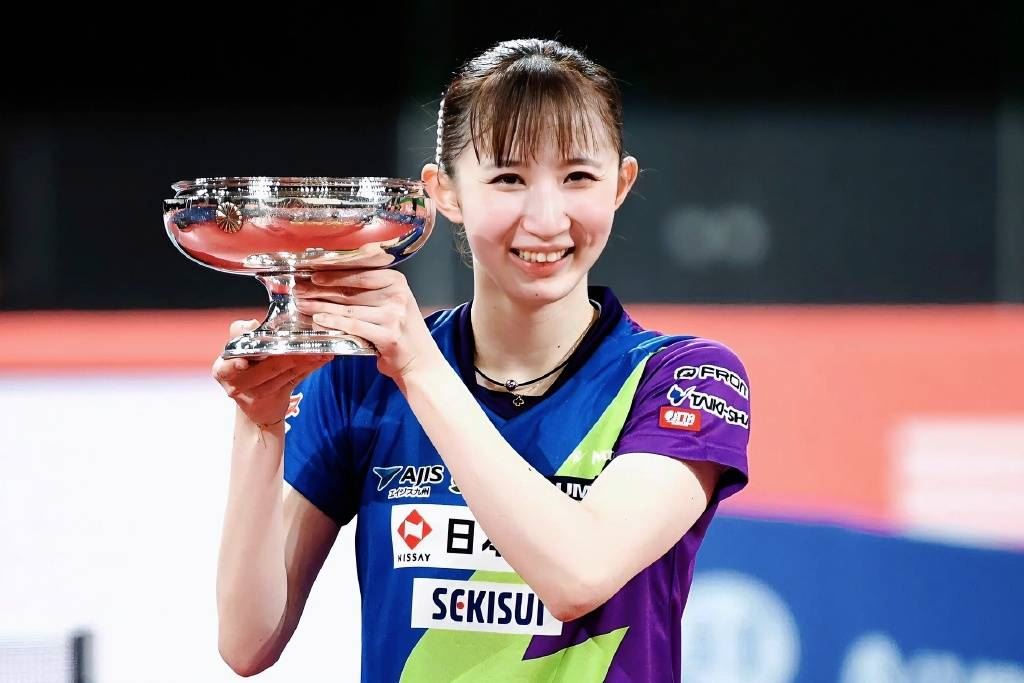 22岁日本乒坛美女：漂亮清纯身材好，3冠王积分远超伊藤美图1