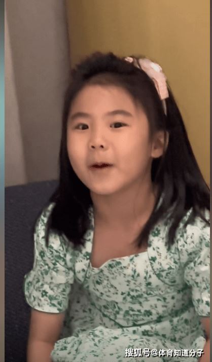 王楠女儿和老爸有小秘密！老爸主动揭秘，王楠：你爸今晚图1