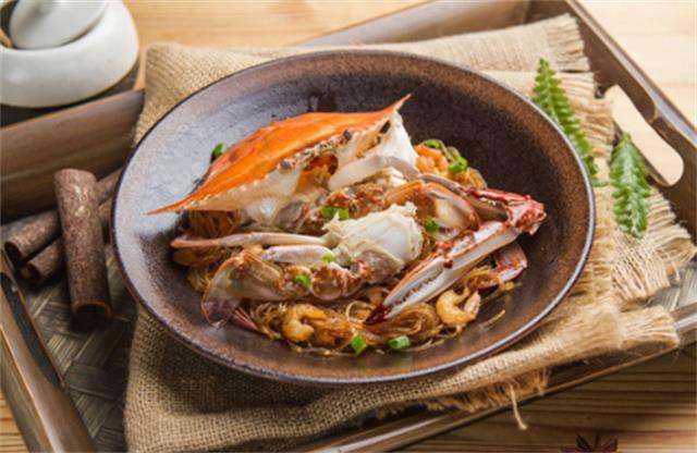 经典小吃，蟹肉炒粉丝这样制作