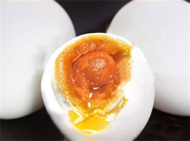 咸蛋为何多用鸭蛋去制作呢？(咸蛋为什么用鸭蛋不用鸡蛋)图1
