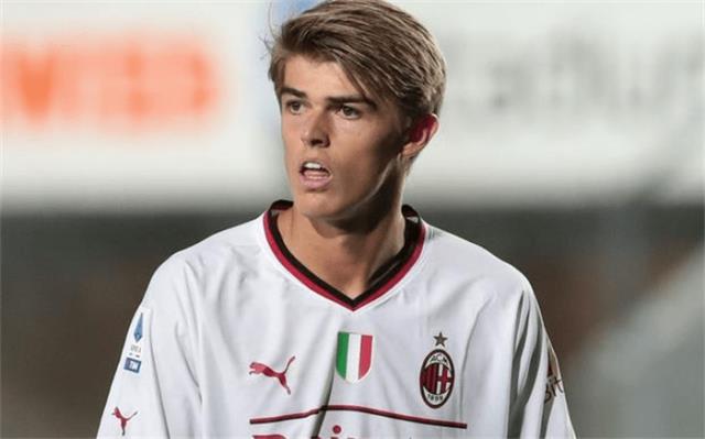 24场0球1助攻！米兰新卡卡成水货(ac米兰卡卡帅照)