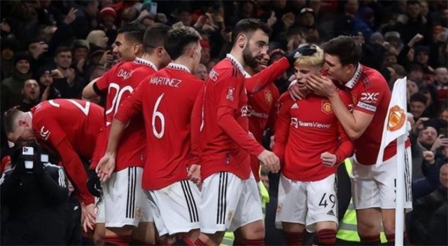 曼联足总杯逆转晋级，韦格霍斯特成争冠关键(曼联裁判韦伯)图1