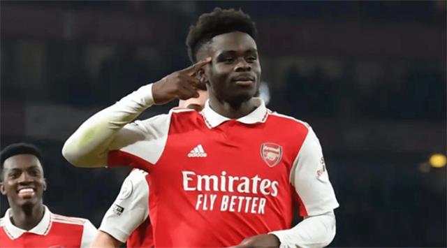 阿森纳主场大胜伯恩茅斯，重返联赛榜首，特罗萨德发挥出图1