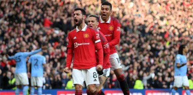 曼联被利物浦击败后的处罚：B费队长袖标被免除，卡塞米罗图1