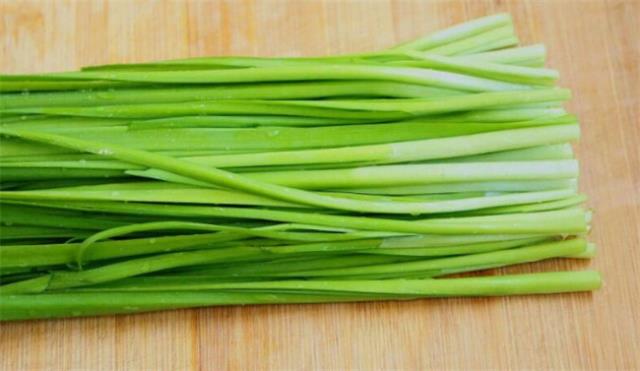 ?韭菜能不能生吃 韭菜真的是发物吗