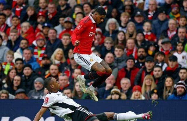 曼联主场大胜富勒姆，B费绝杀带领曼联晋级足总杯四强(曼图1